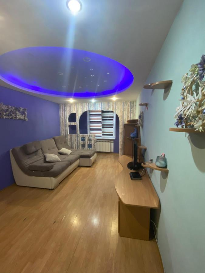 Adventure Appartement Kiev Buitenkant foto