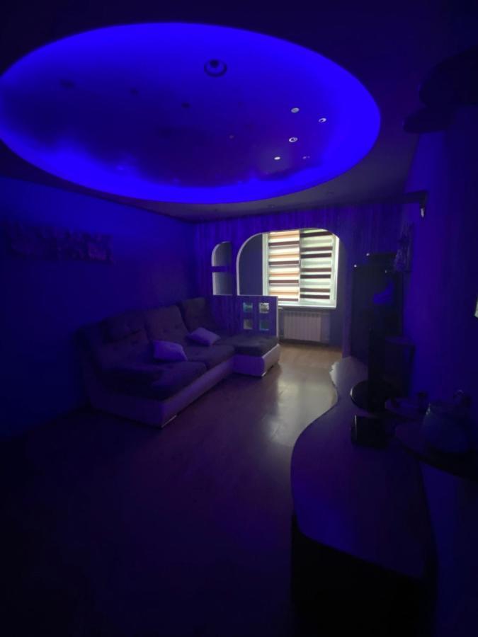 Adventure Appartement Kiev Buitenkant foto