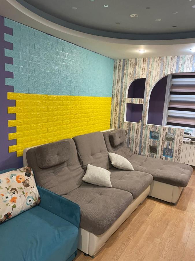 Adventure Appartement Kiev Buitenkant foto