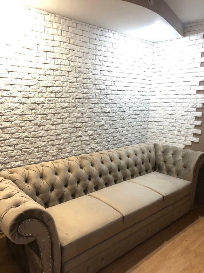 Adventure Appartement Kiev Buitenkant foto