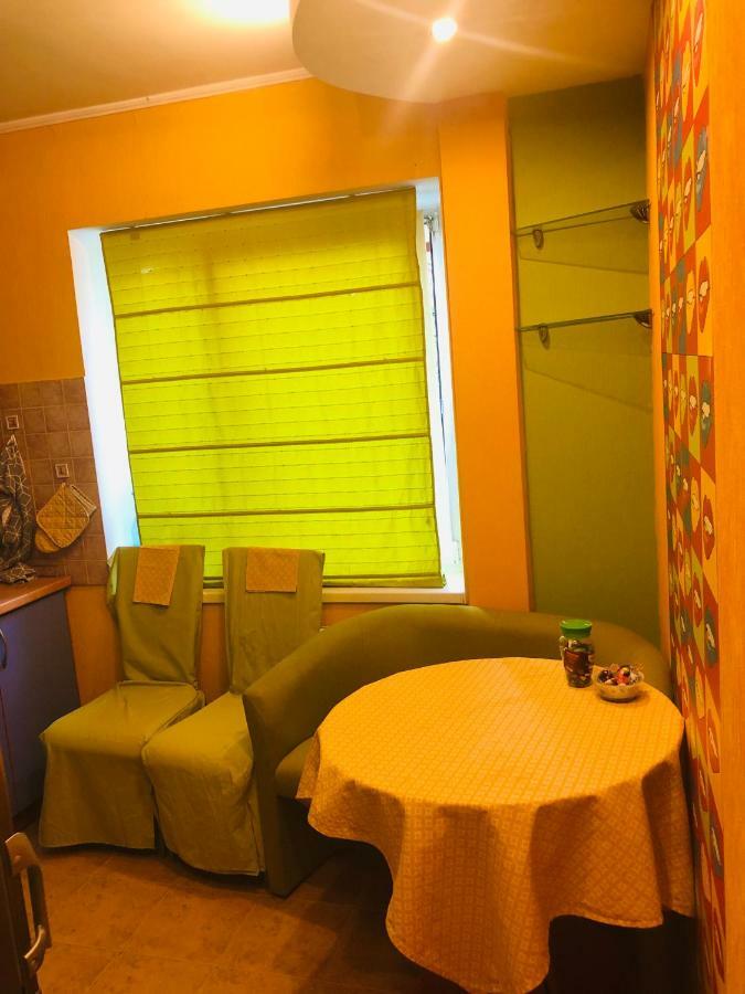 Adventure Appartement Kiev Buitenkant foto